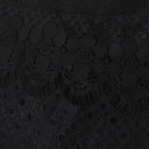 Forever 21 lace shorts - Picture 3 of 9